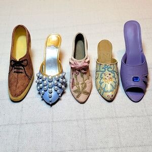 5 Collectible Minature Shoes